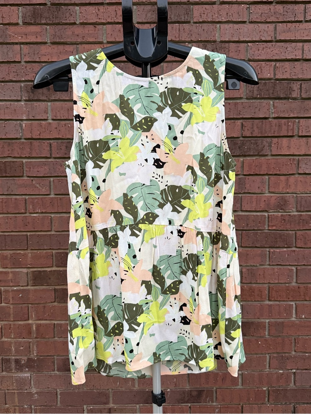 Loft Peplum Tank Top Blouse Size M Multicolor Tropical Floral Sleeveless New